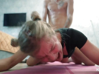 Kamera karşısında dans blowjob handjob resmi